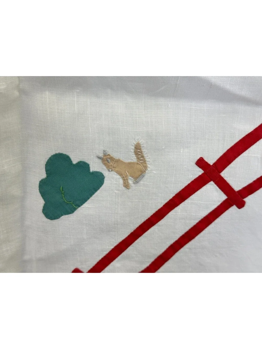 Vintage Embroidered Applique Field Hunting Squirrel Card Table Tablecloth Topper